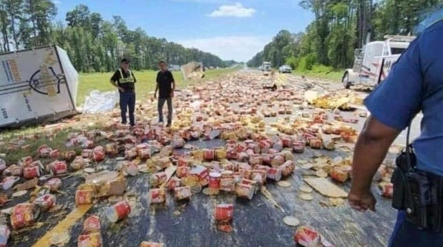 Queso-Dosen wurden auf der Autobahn in Arkansas verschüttet
